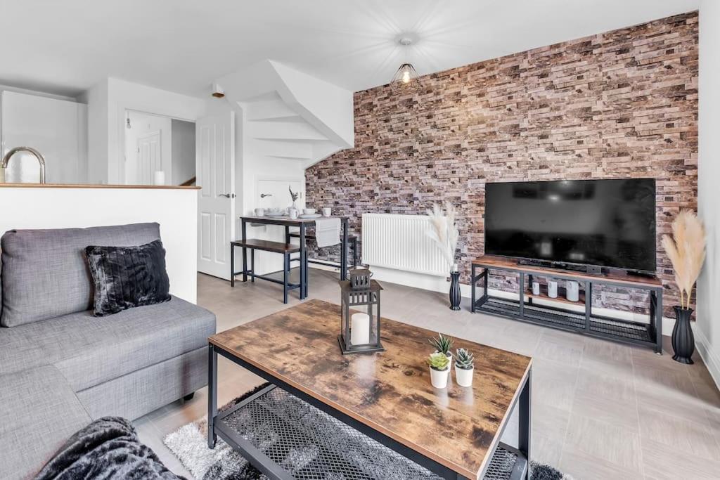 Beautiful 5 Bedroom Home In The City Centre With Gated Parking Birmingham Exterior foto