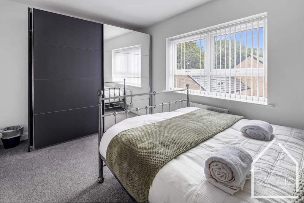 Beautiful 5 Bedroom Home In The City Centre With Gated Parking Birmingham Exterior foto